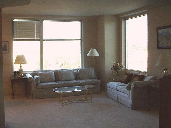 3rd image of 177 107th Avenue Ne 1012 #1012