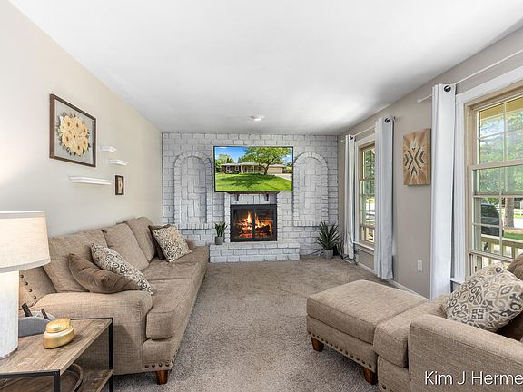4th image of 2508 Greenings Ave NE