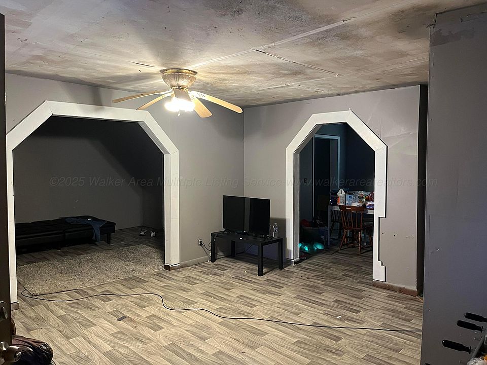 2nd image of 1001 26th St W