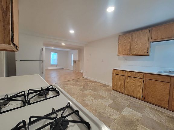 2nd image of 510 N Albany St APT 2