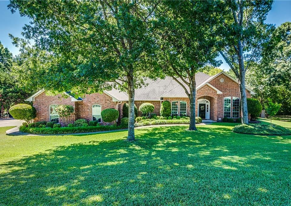 1st image of 401 Ovilla Oaks Dr
