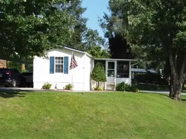 72 Robinson Ave, Franklin, NC 28734