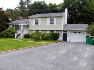 25 Carol Dr, Poughkeepsie, NY 12603