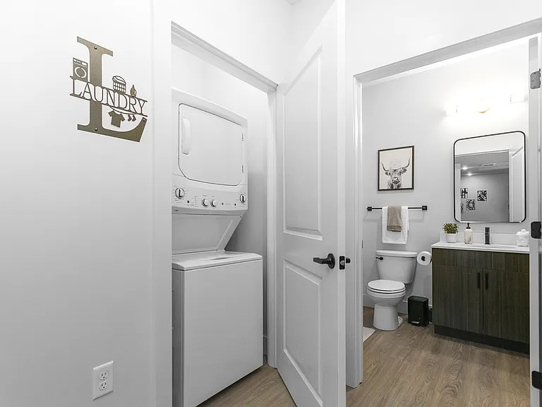 The Pike Apartments — Photo 12