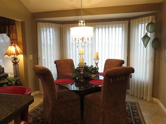 3rd image of 225 Ballenshire Ln