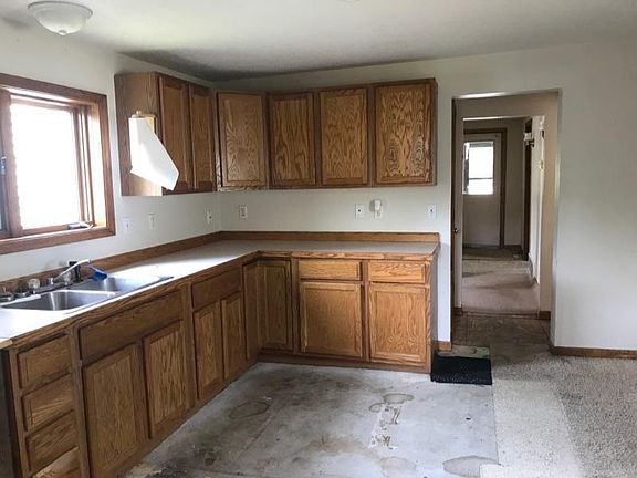 4th image of 406 Jackson St