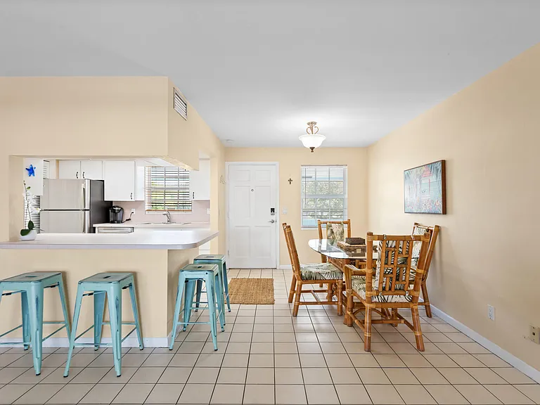 249 Center St #2C — Photo 9