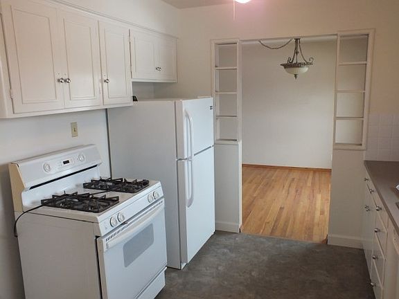 5th image of 18409 E Sprague Ave