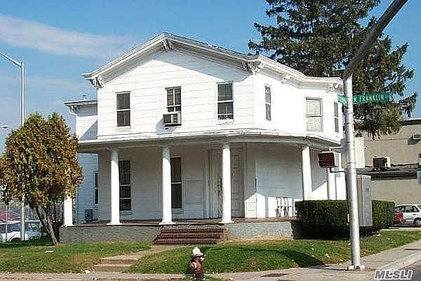 1st image of 144KG N Franklin St