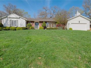8120 Sagamore Rd, Leawood, KS 66206