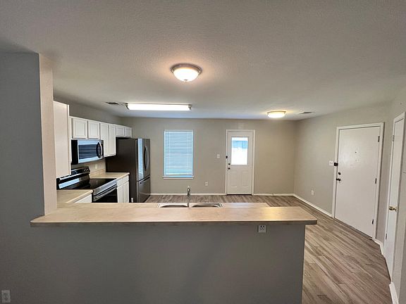 5th image of 1638 Prickly Pear Dr