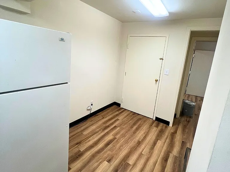 915 Main St — Photo 9