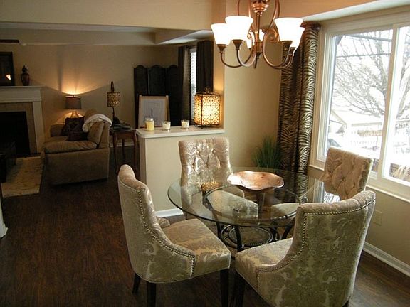 3rd image of 6864 Oak Manor Dr