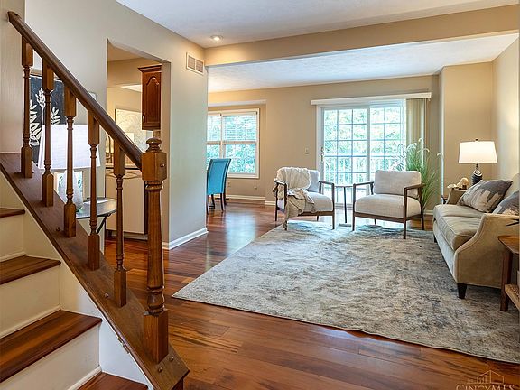 4th image of 676 Stoneharbor Ln