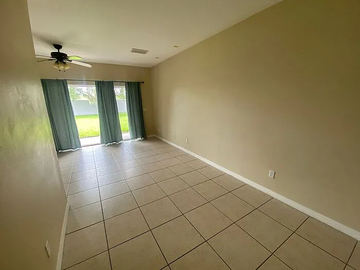 2 bed, 2.5 bath, 1202 sqft, $1,895 — Photo 3