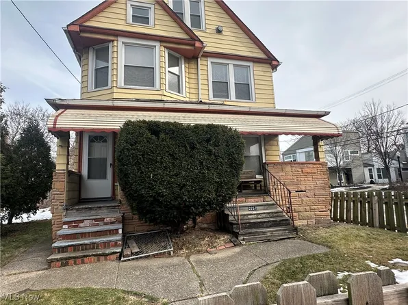 2257 E 80th St, Cleveland, OH 44103