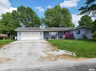 109 E 2nd Rd, Farmersville, IL 62533