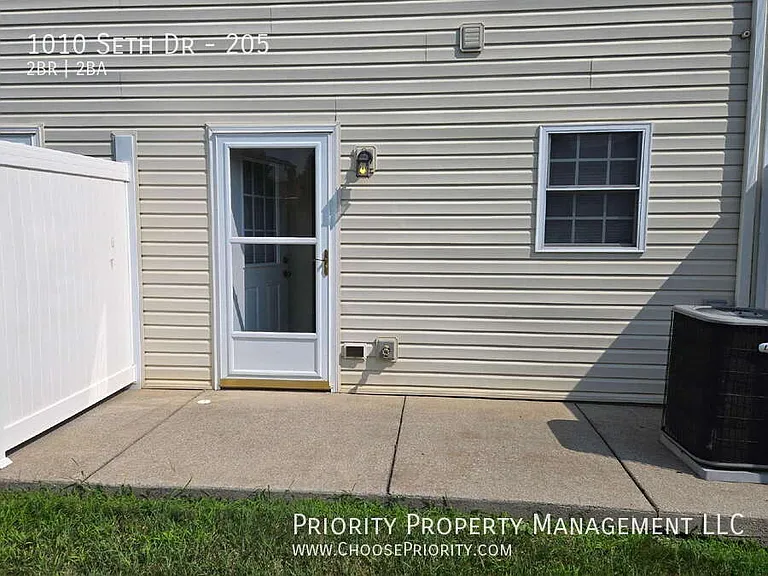 1010 Seth Dr #205 — Photo 4
