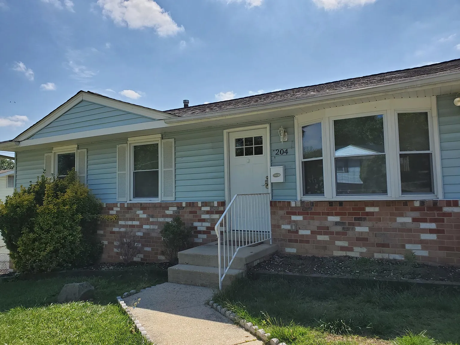 204 W Mill Ave photo 1