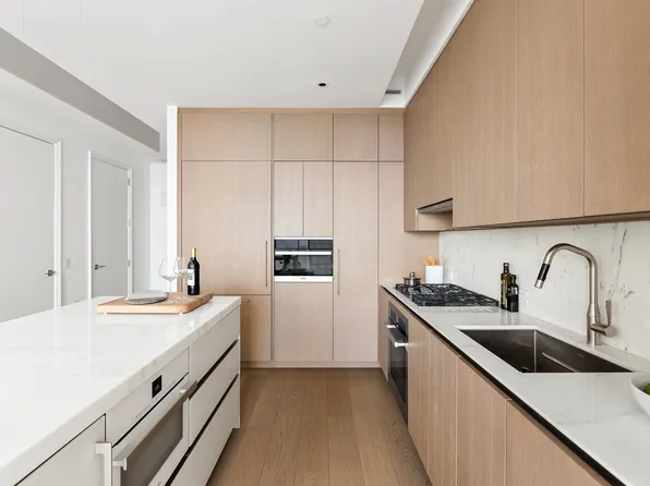 15 Hudson Yards image 7 of 16