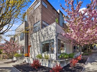 218 N 39th St, Seattle, WA 98103