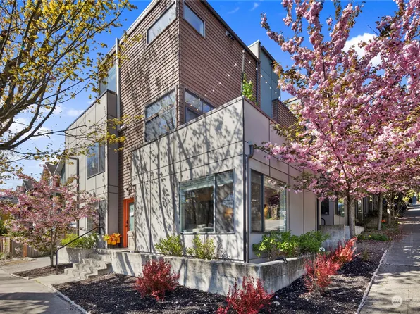 218 N 39th St, Seattle, WA 98103