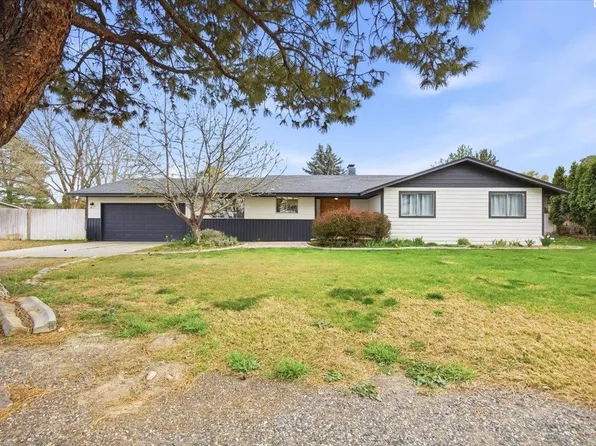 818 E Eastlake Dr, Kennewick, WA 99337