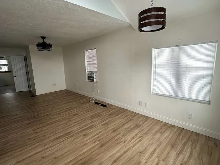 1577 E T Ave — Photo 5