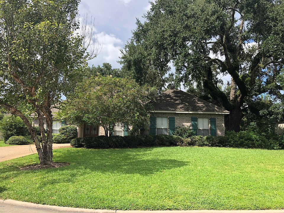 2nd image of 913 Bent Tree Cir