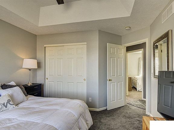 4th image of 15840 Blackwalnut St