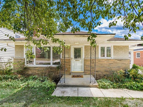 3rd image of 139 Desantis Dr