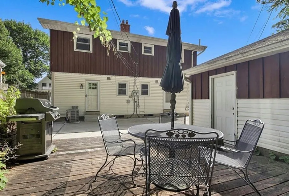 6639 Hillside Ln — Photo 2