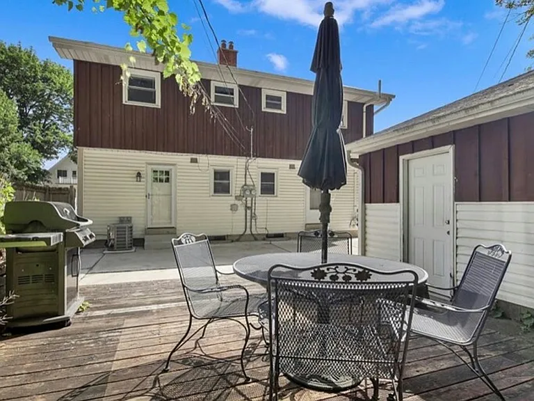 6639 Hillside Ln — Photo 2