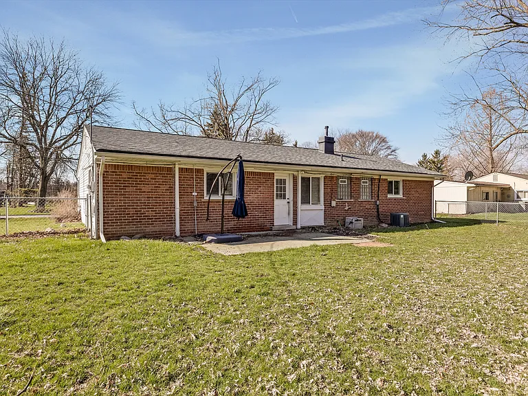 37880 Wendy Lee St — Photo 16