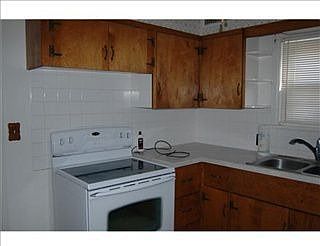 4th image of 610 E Eckman St