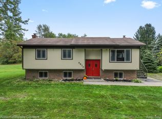 5870 Sandstone Dr, Oxford, MI