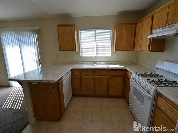 4th image of 3832 Red Bluff Ln