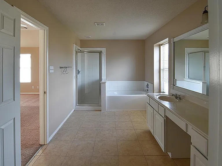 15423 Fir Woods Ln — Photo 11