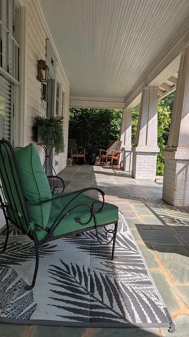 Home's A Bungalow — Photo 3