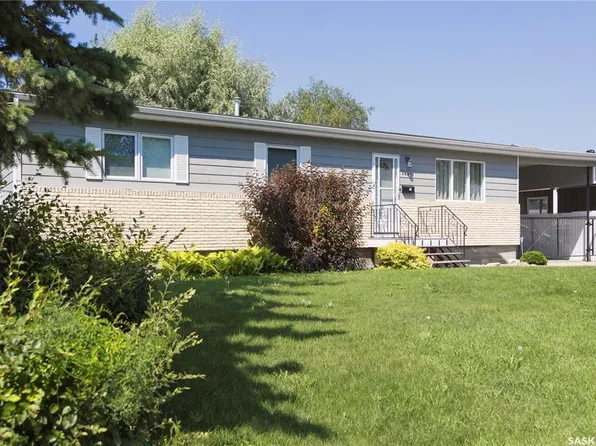 2885 4th Ave W, Prince Albert, SK S6V 5H9