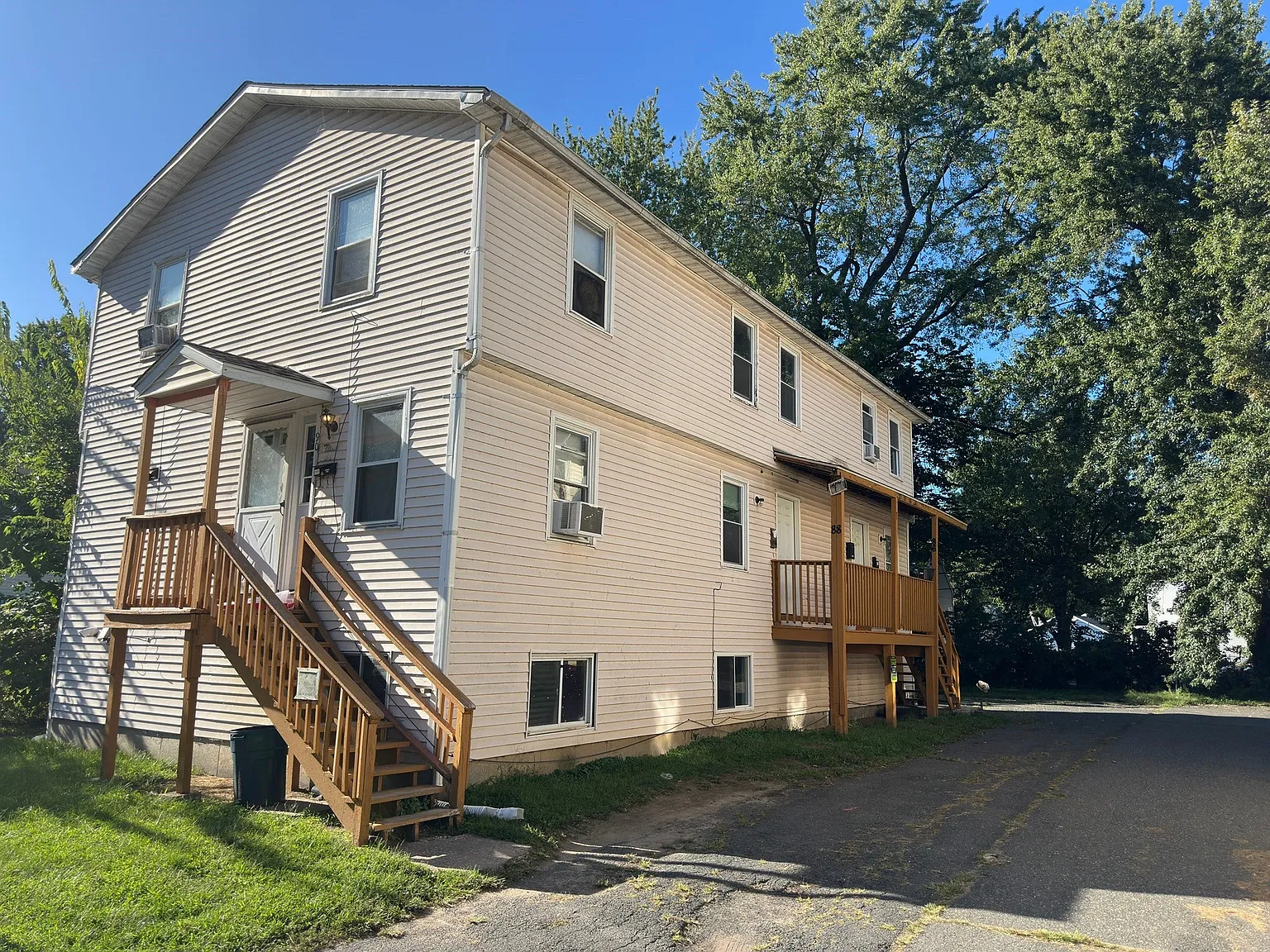 2 bed, 1.5 bath, 900 sqft, $1,700 — Photo 1