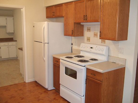3rd image of 103 S Desoto St