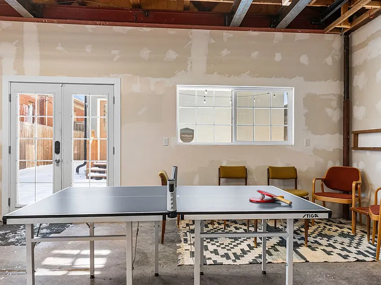 Building's Lounge