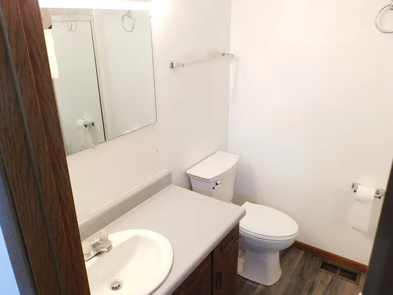 825 Woodgate Dr — Photo 18