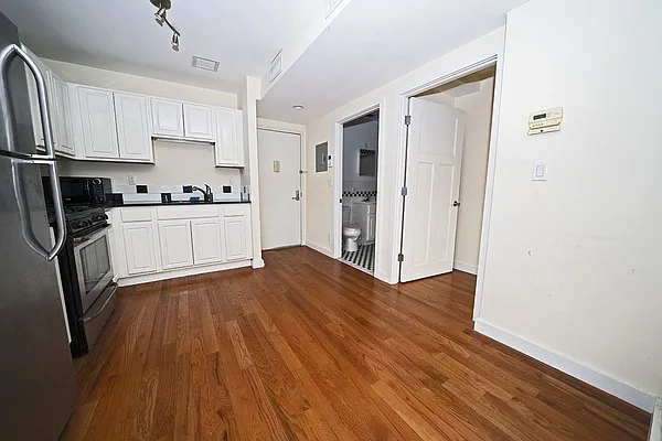 Rented by Level Group | media 30