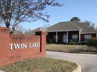 133 Lake Ln, Headland, AL 36345