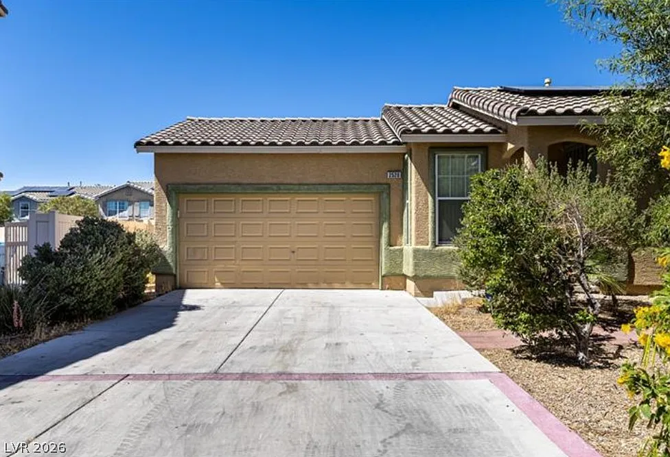 2 bed, 2.0 bath, 1183 sqft, $1,850 — Photo 2