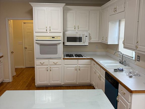 4th image of 220 Cross Creek Dr