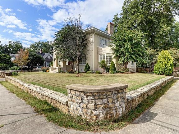 3rd image of 504 Piedmont St