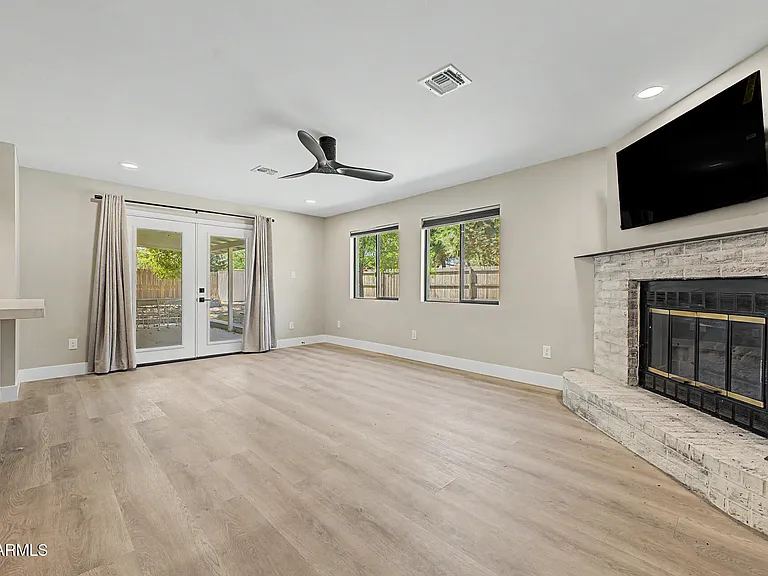 238 W Alice Ave — Photo 12
